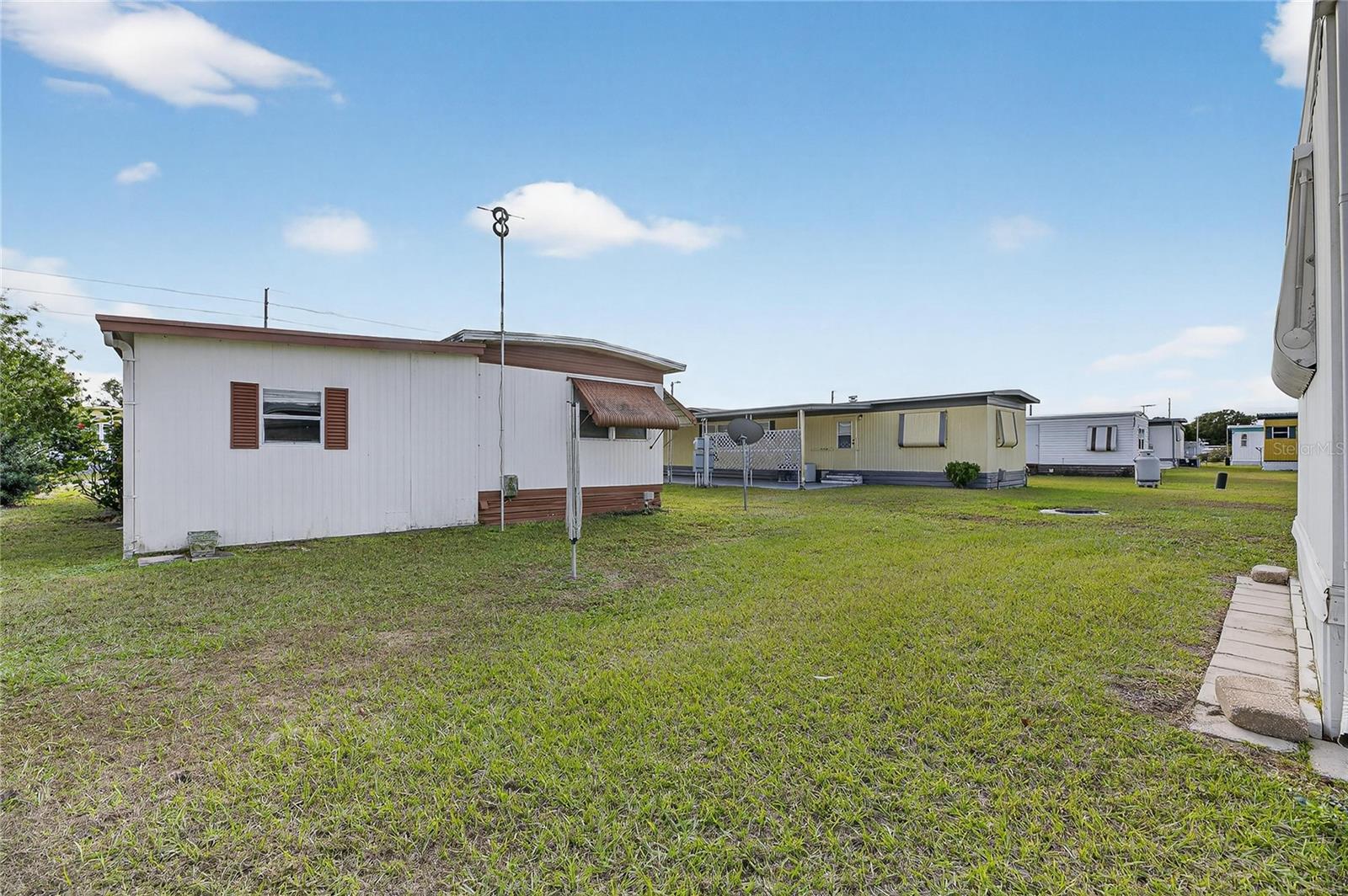 Listing photo id 30 for 38644 Remora Avenue