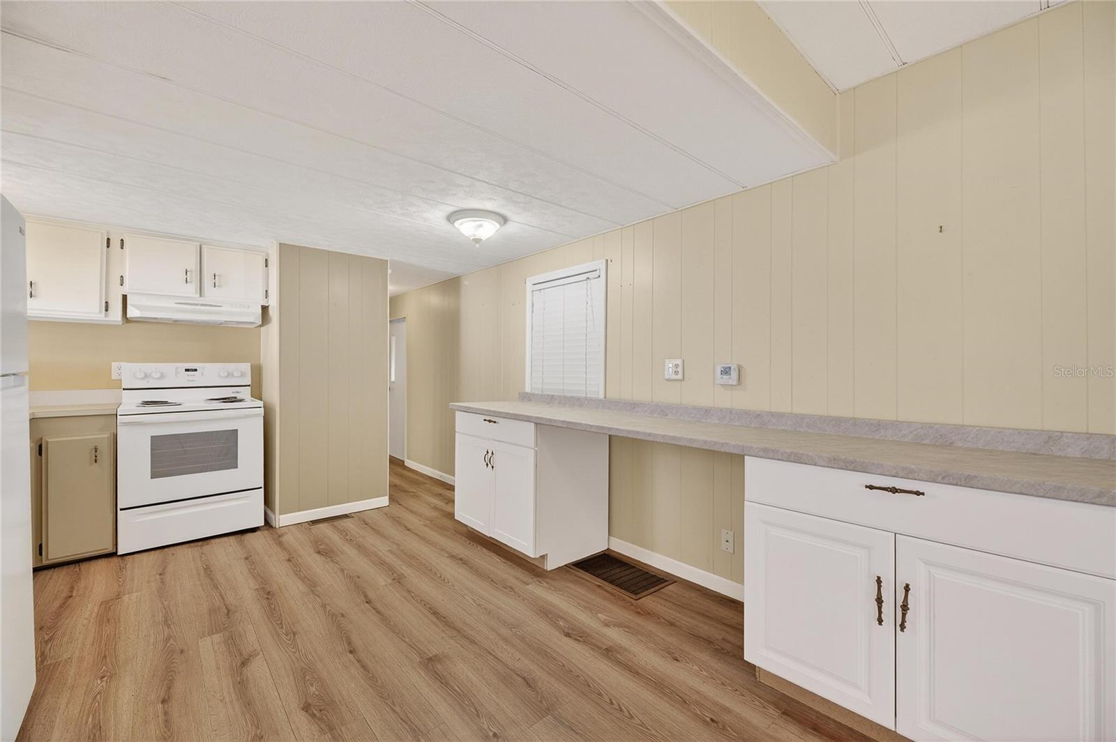 Listing photo id 7 for 38644 Remora Avenue