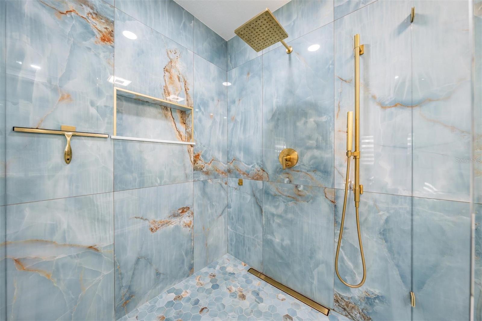 Image 22 of 40 For 6907 Creek Drive