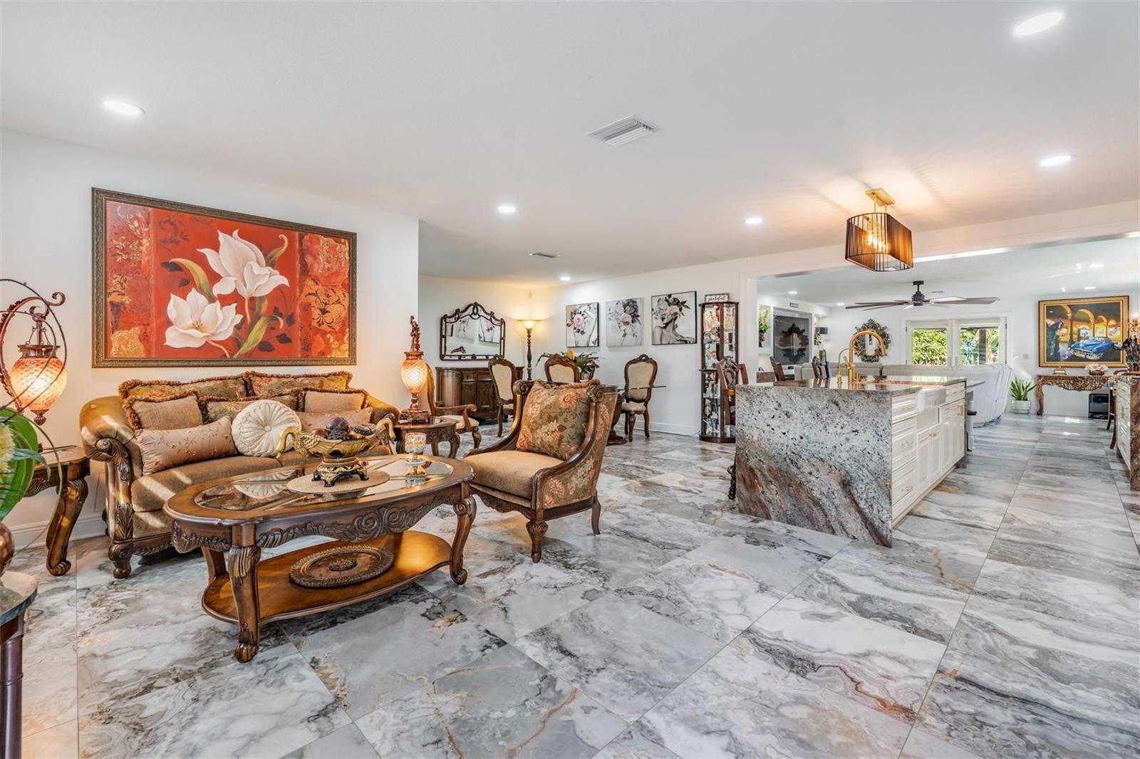 Image 4 of 40 For 6907 Creek Drive