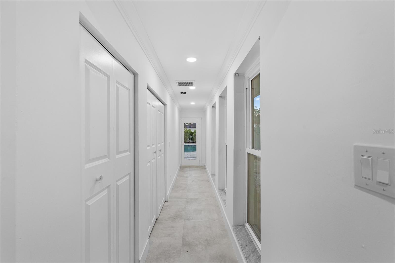 Listing photo id 22 for 115 Rafael Boulevard Ne