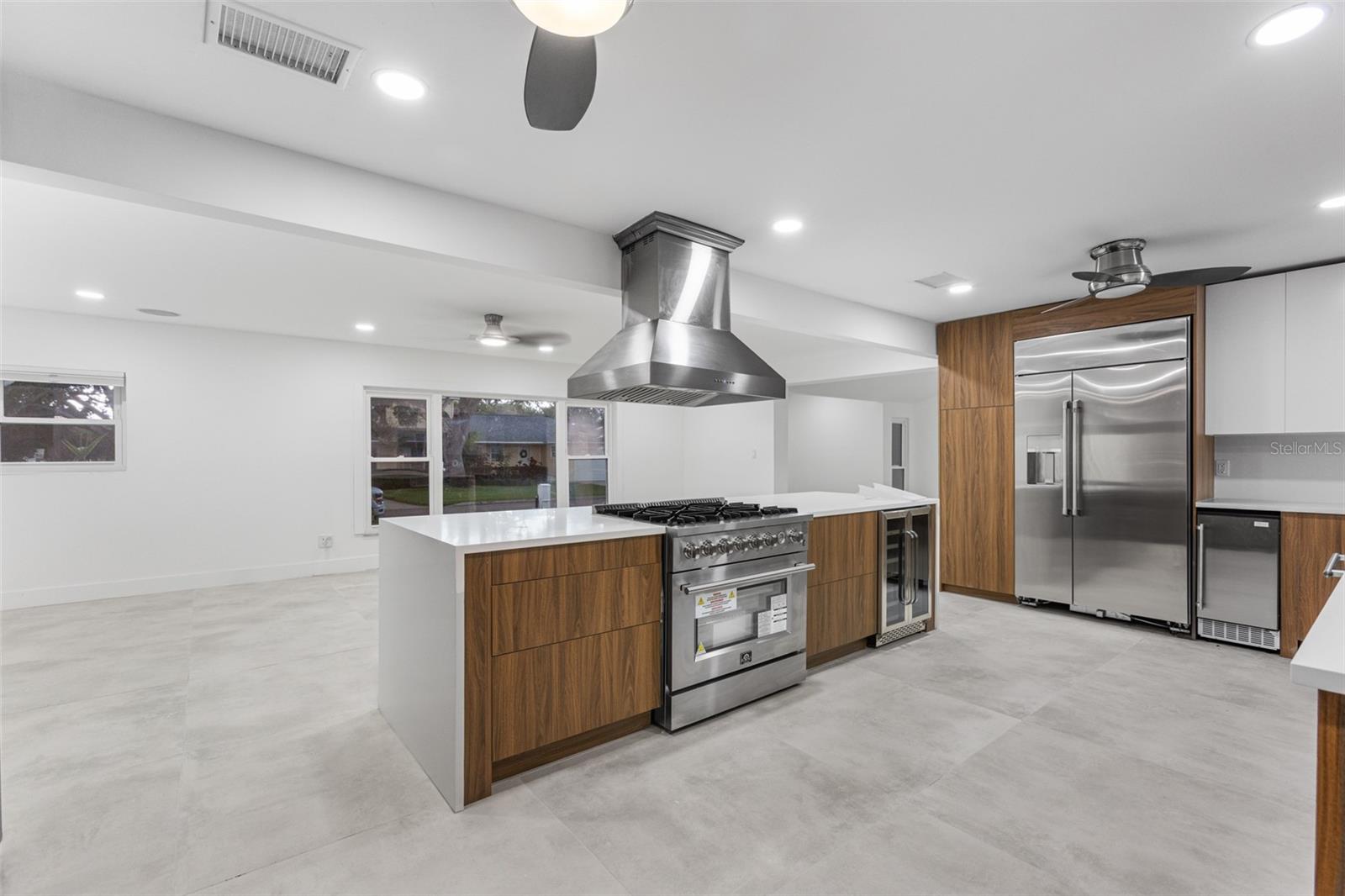 Listing photo id 6 for 115 Rafael Boulevard Ne