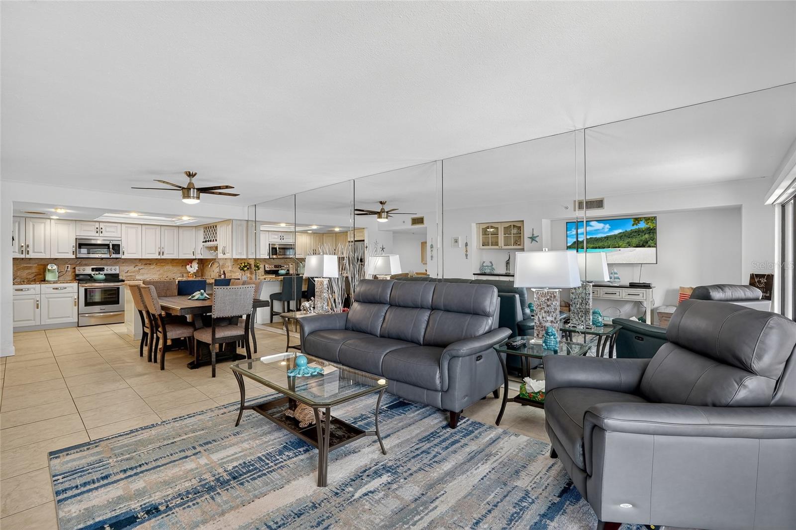 Image 15 of 39 For 1480 Gulf Boulevard 202