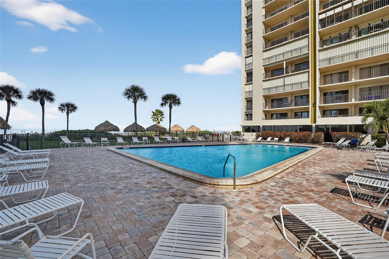 Image 35 of 39 For 1480 Gulf Boulevard 202