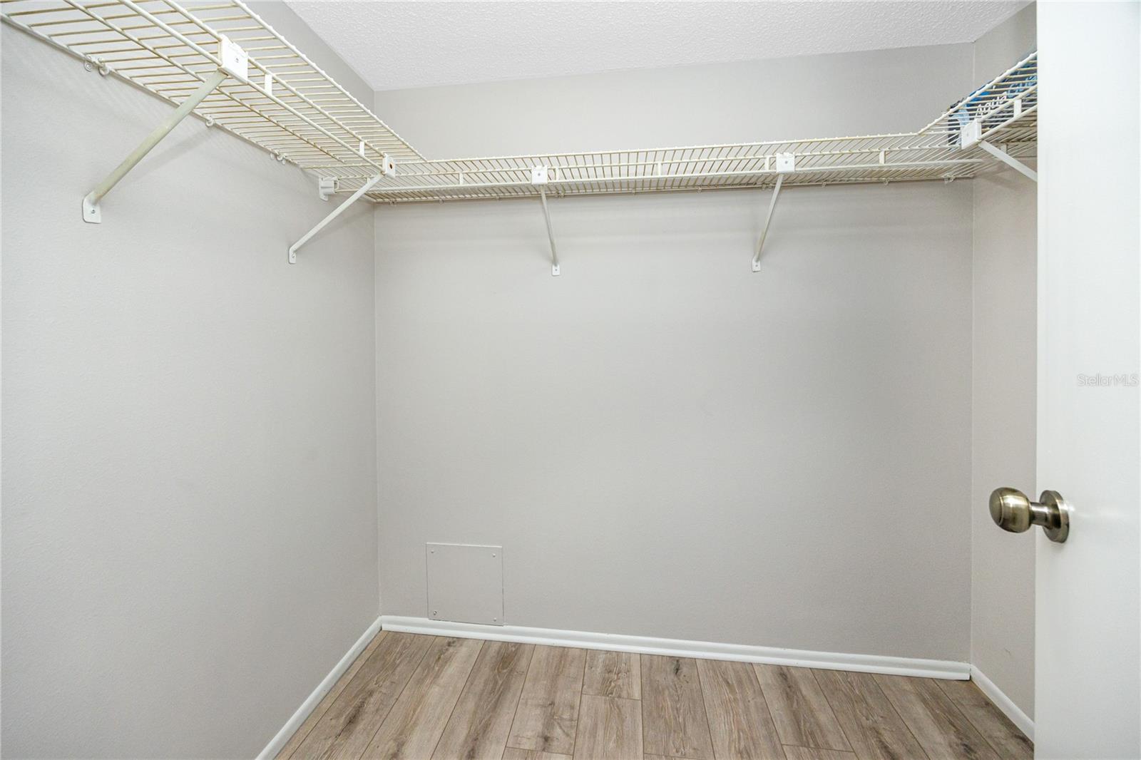 Image 18 of 48 For 209 Cypress Court 209