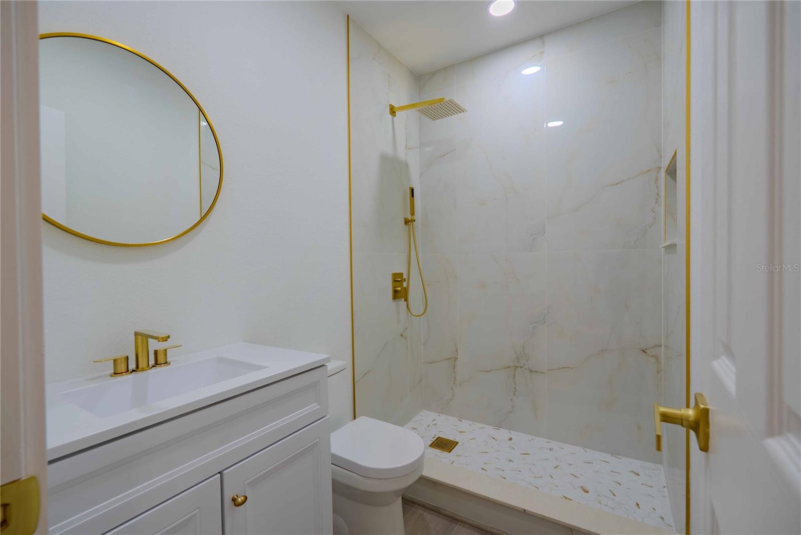 Image 17 of 20 For 2118 Sewaha Street