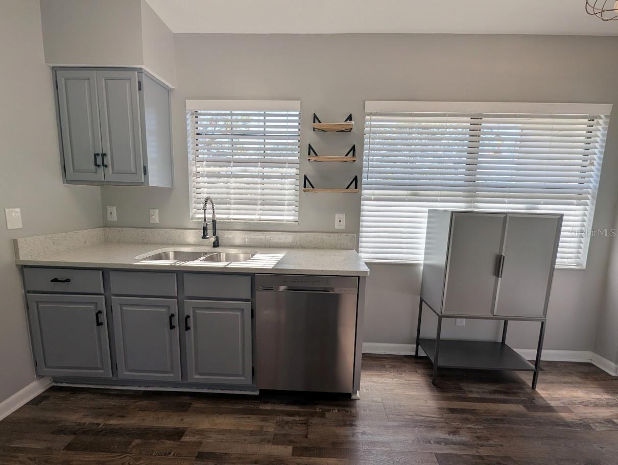 Image 6 of 18 For 8707 Bardmoor Place 202