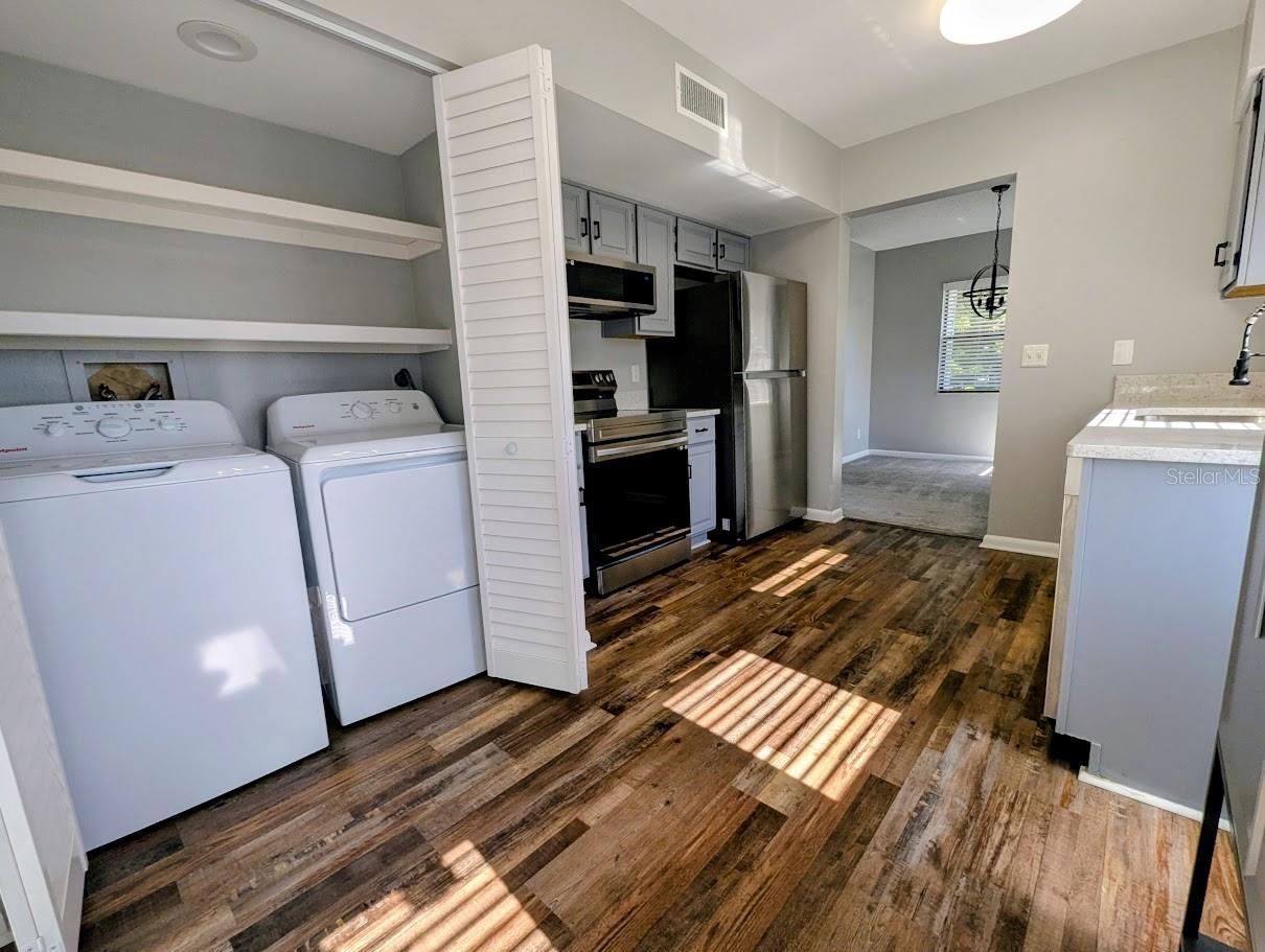 Image 7 of 18 For 8707 Bardmoor Place 202