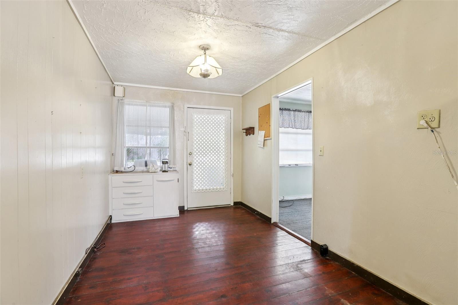 Image 12 of 23 For 38025 13th Avenue