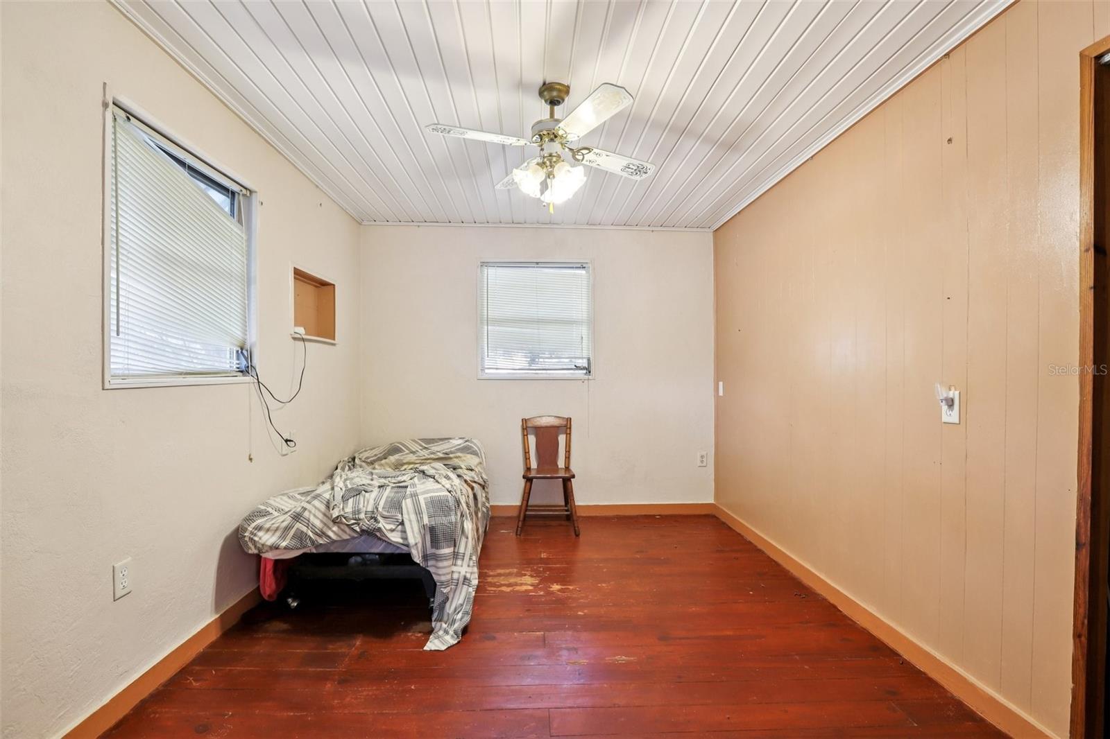 Image 18 of 23 For 38025 13th Avenue