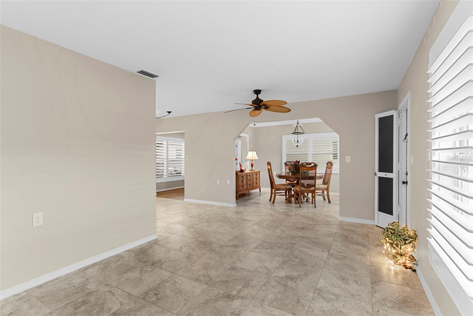 Listing photo id 8 for 7861 38th Terrace N