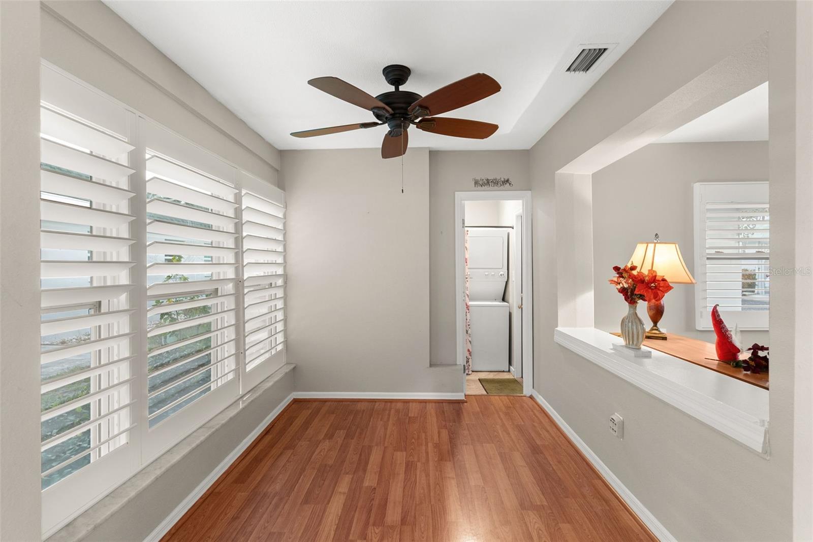 Listing photo id 10 for 7861 38th Terrace N