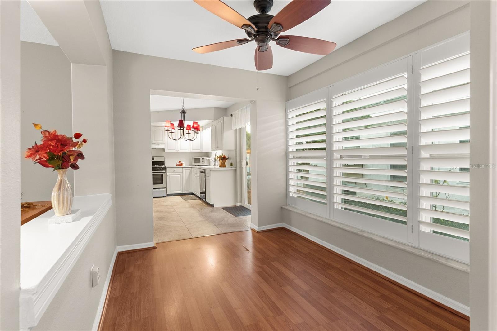 Listing photo id 11 for 7861 38th Terrace N