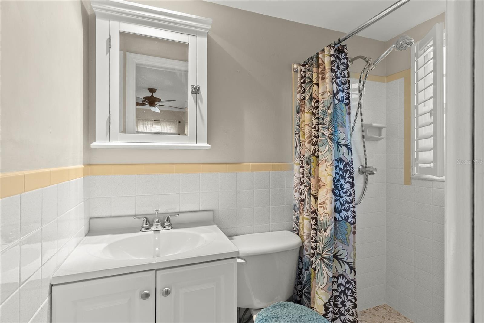 Listing photo id 14 for 7861 38th Terrace N