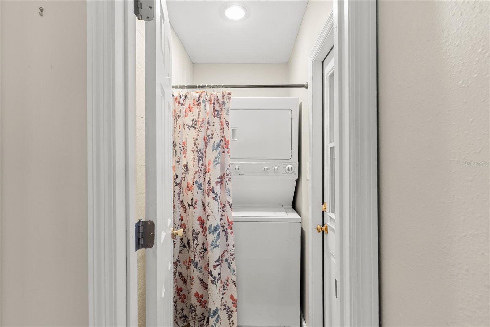 Listing photo id 18 for 7861 38th Terrace N