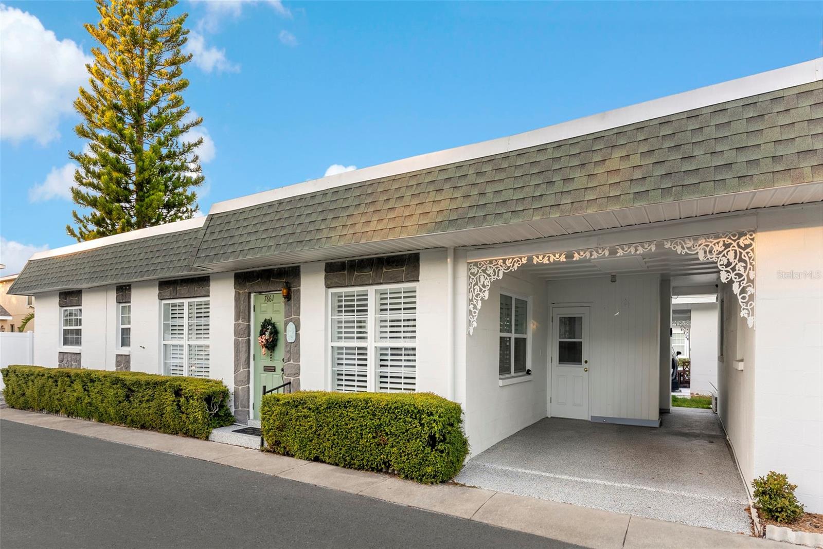 Listing photo id 20 for 7861 38th Terrace N