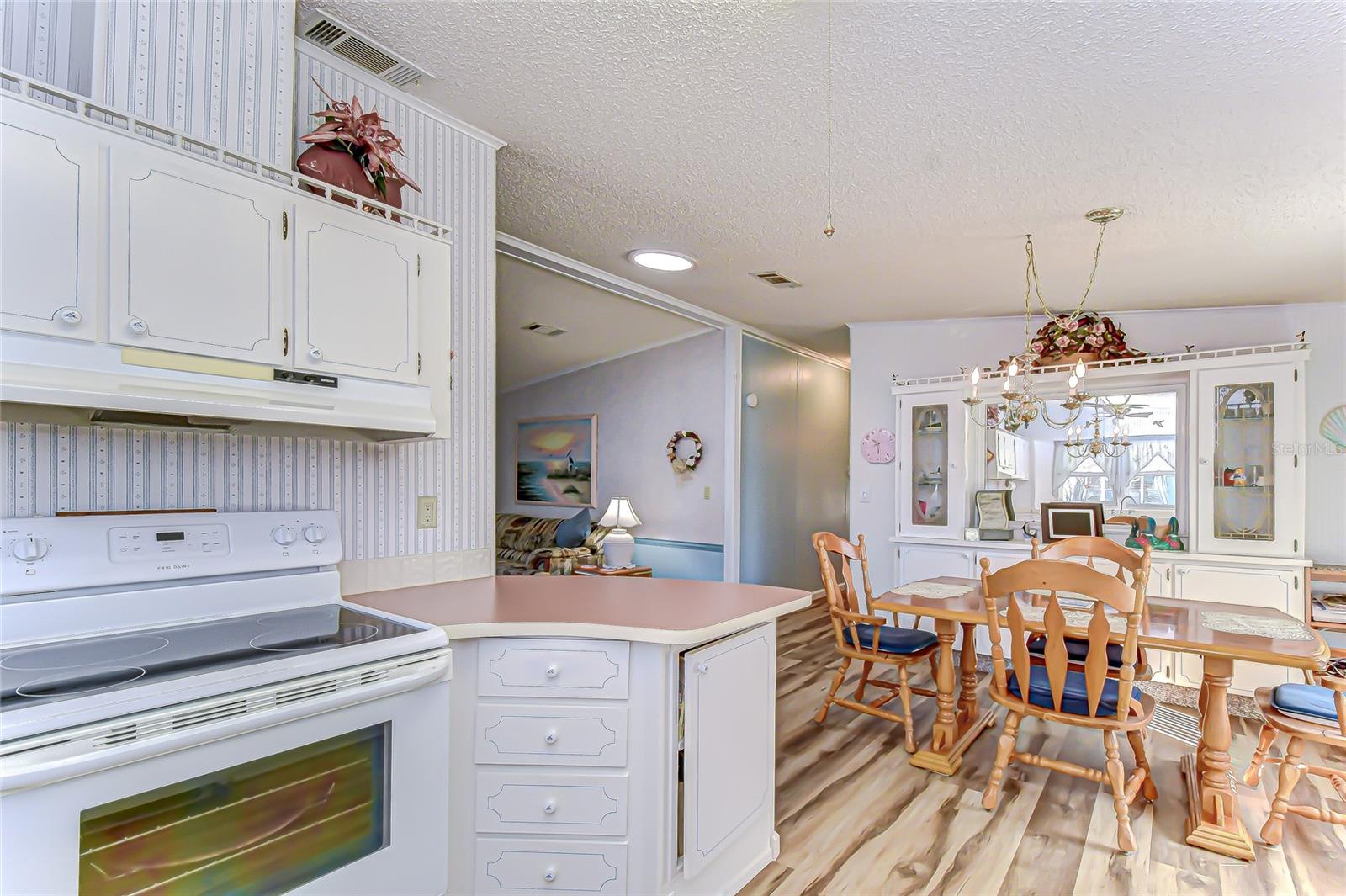 Image 32 of 49 For 3210 Moonlight Street