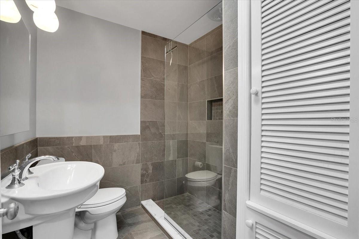 Image 13 of 58 For 2814 47th Street S