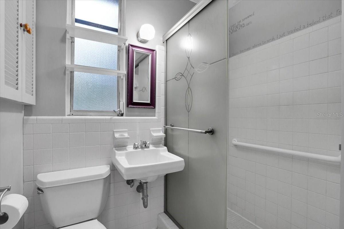 Image 17 of 58 For 2814 47th Street S