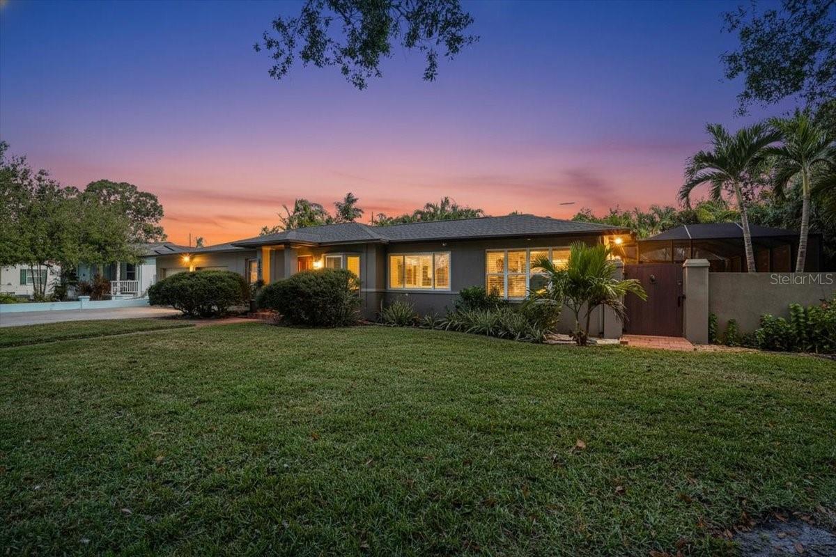 Image 44 of 58 For 2814 47th Street S