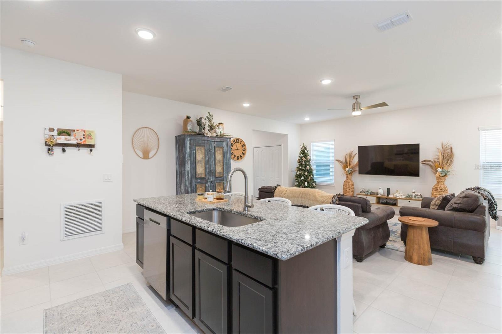 Image 15 of 95 For 31088 Jazz Leaf Place