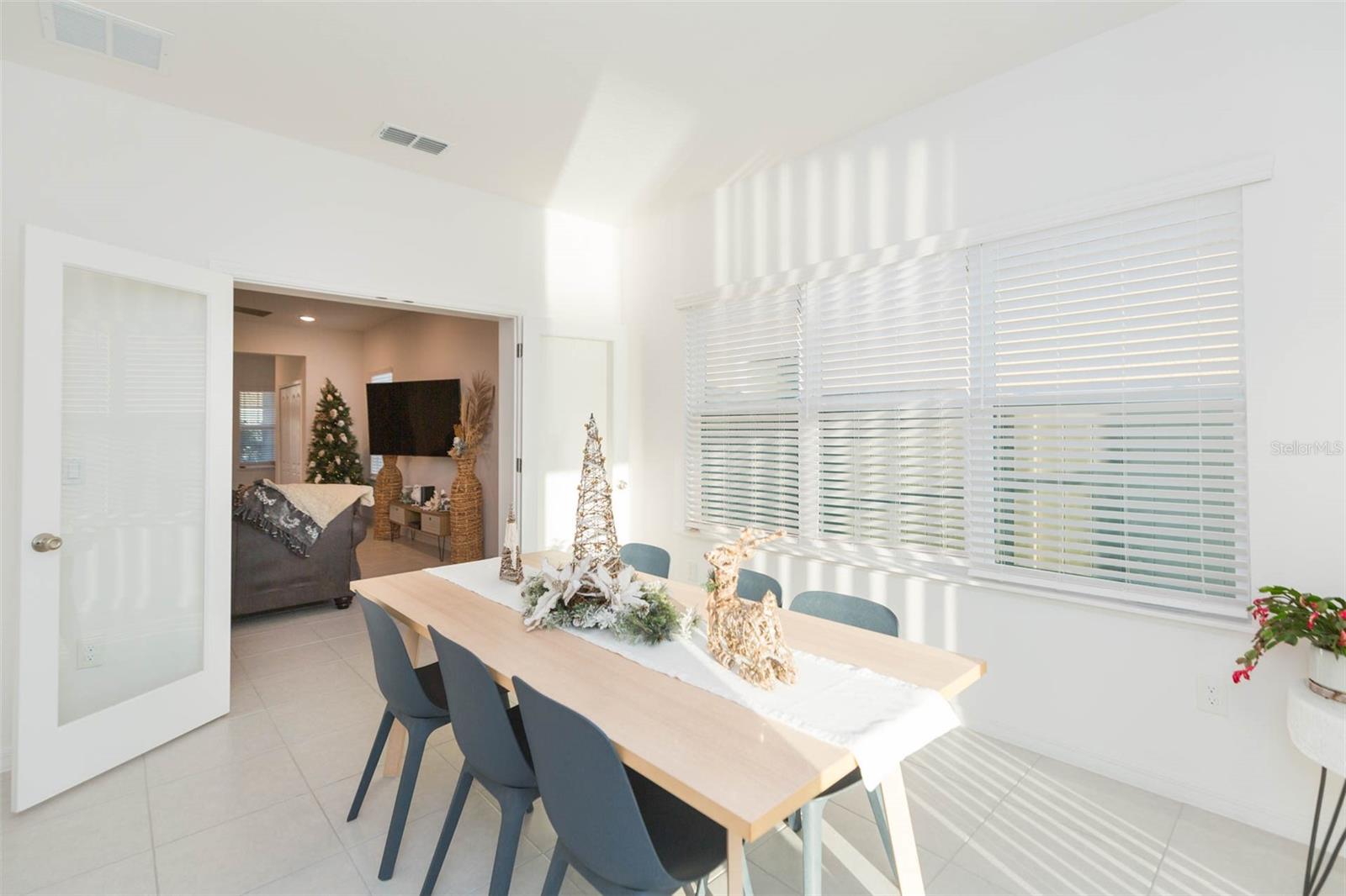 Image 24 of 95 For 31088 Jazz Leaf Place