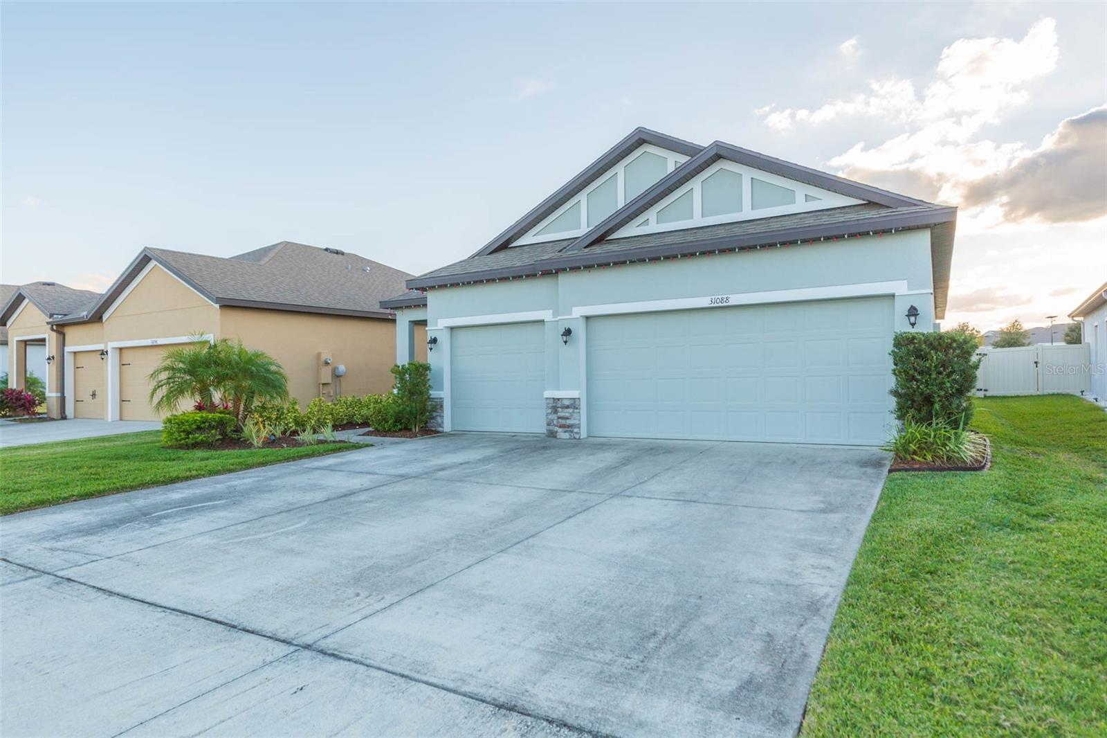 Image 7 of 95 For 31088 Jazz Leaf Place