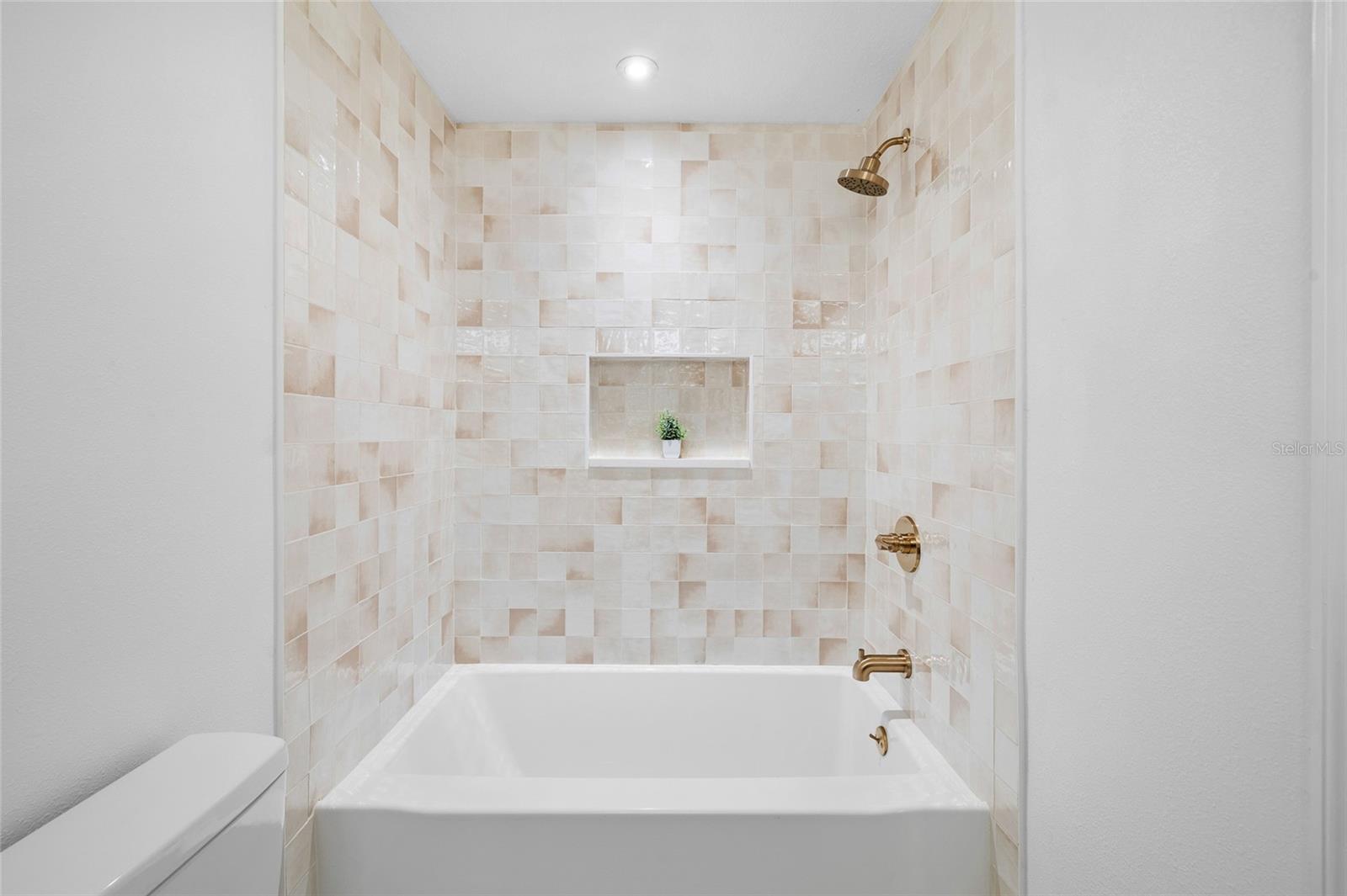 Image 40 of 68 For 13310 Golf Crest Circle