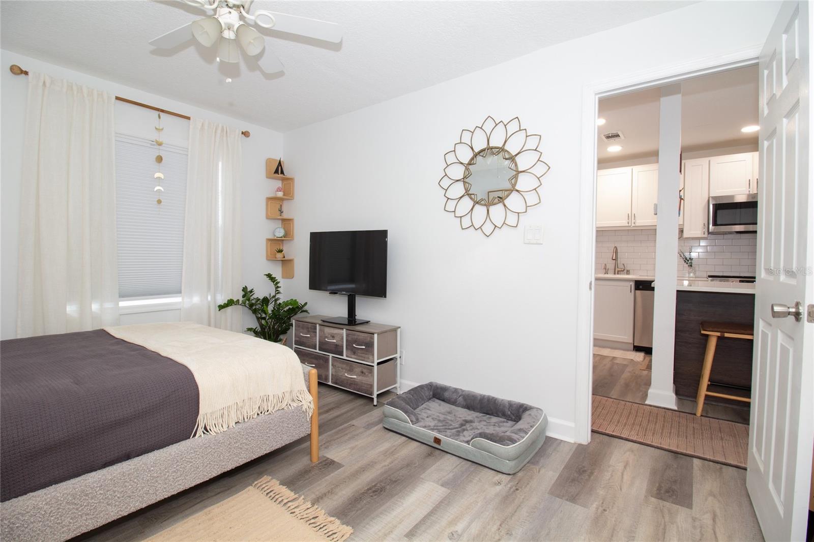 Image 14 of 33 For 5129 Salmon Drive Se A