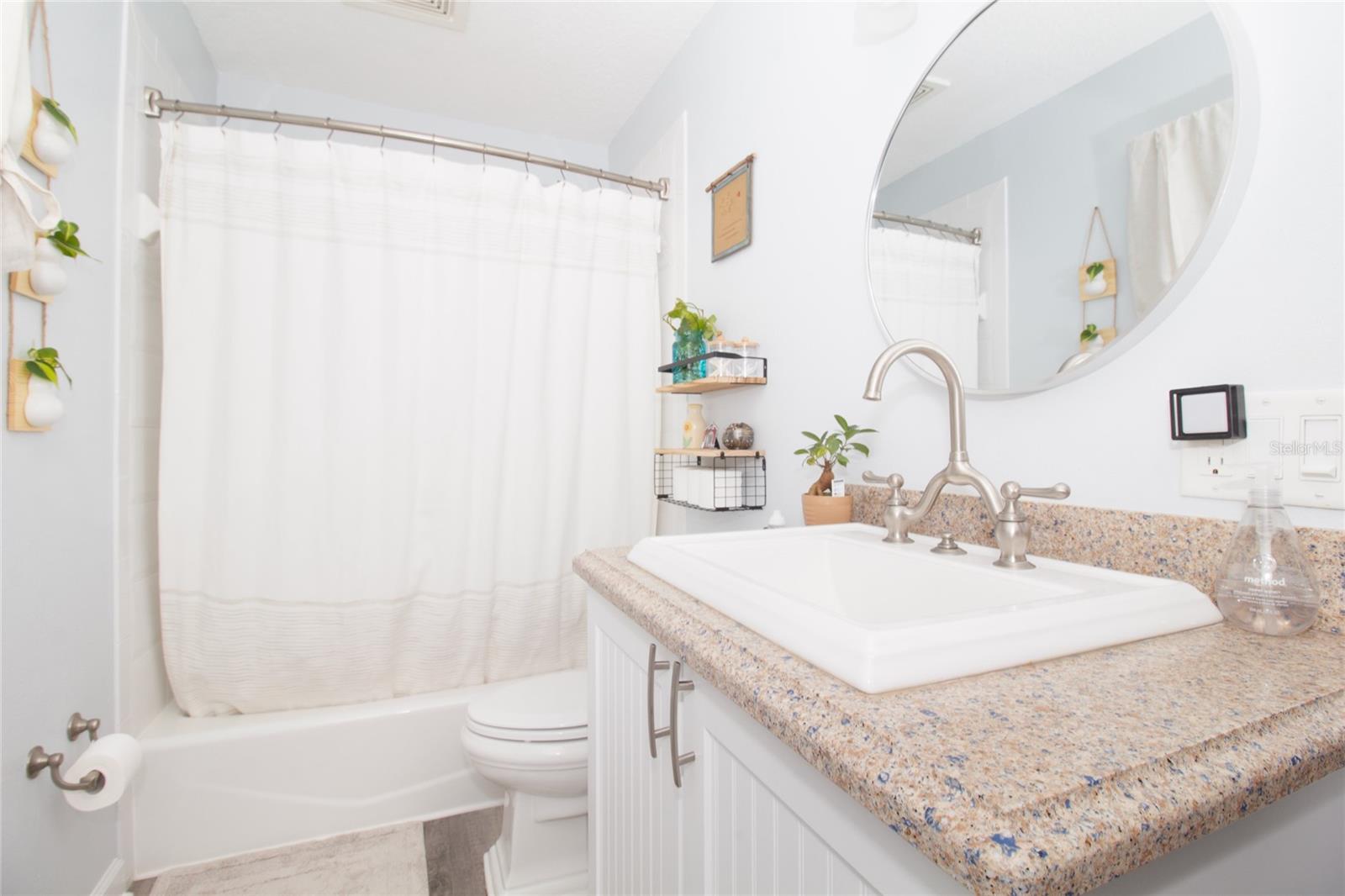 Image 15 of 33 For 5129 Salmon Drive Se A