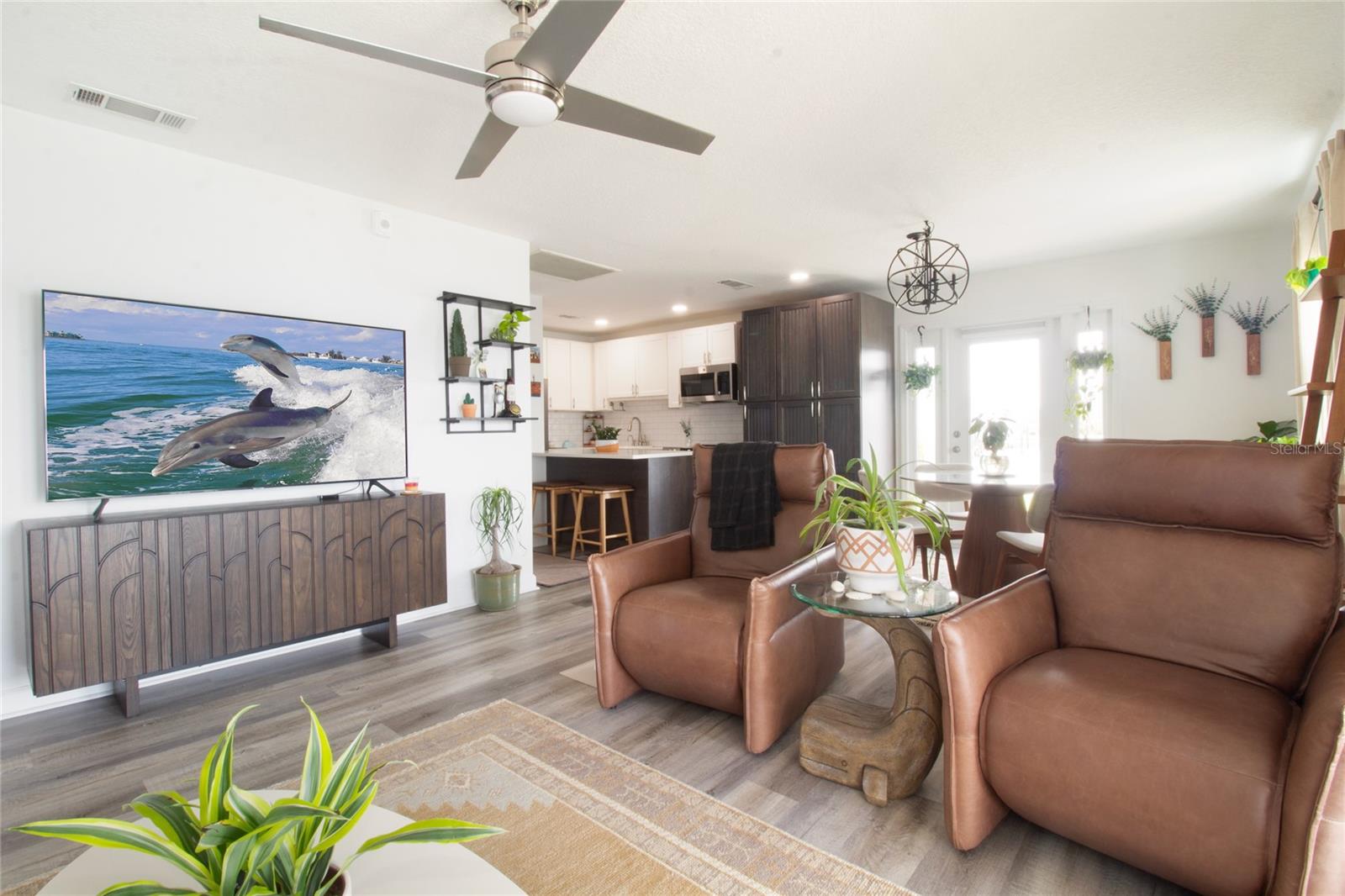 Image 7 of 33 For 5129 Salmon Drive Se A