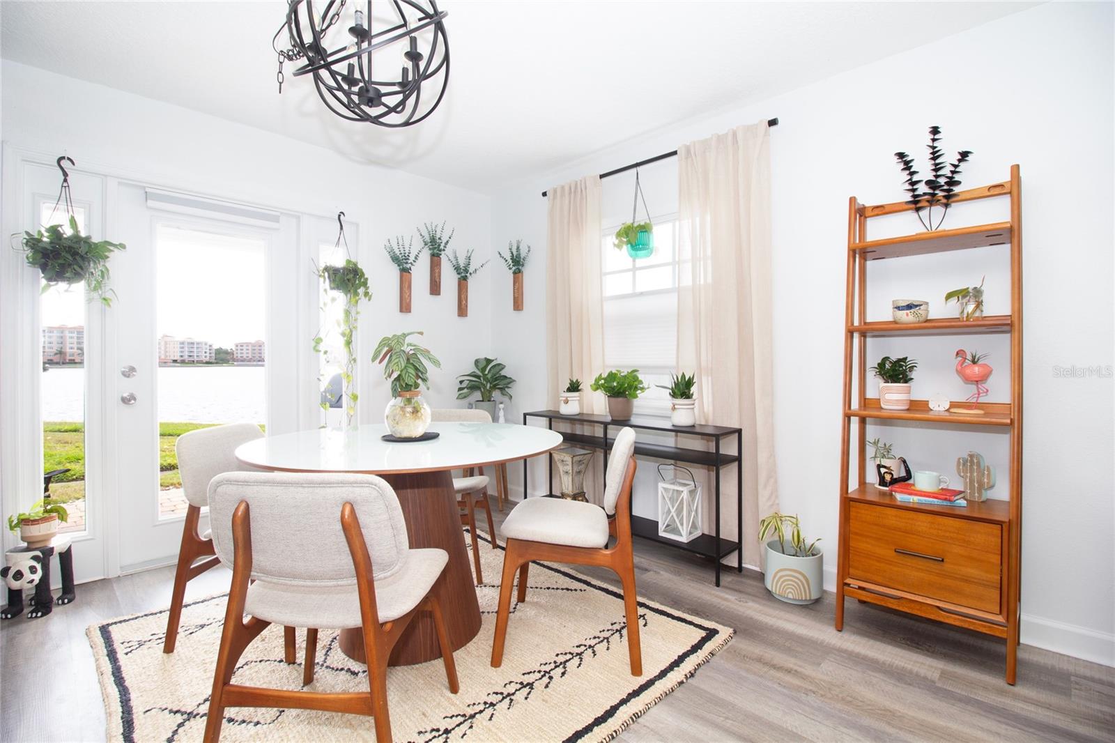 Image 8 of 33 For 5129 Salmon Drive Se A