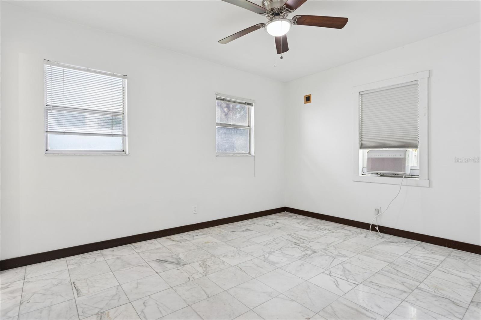 Image 14 of 28 For 420 Chippewa Avenue