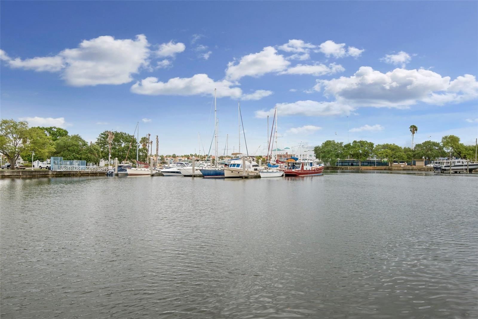 Image 23 of 28 For 420 Chippewa Avenue