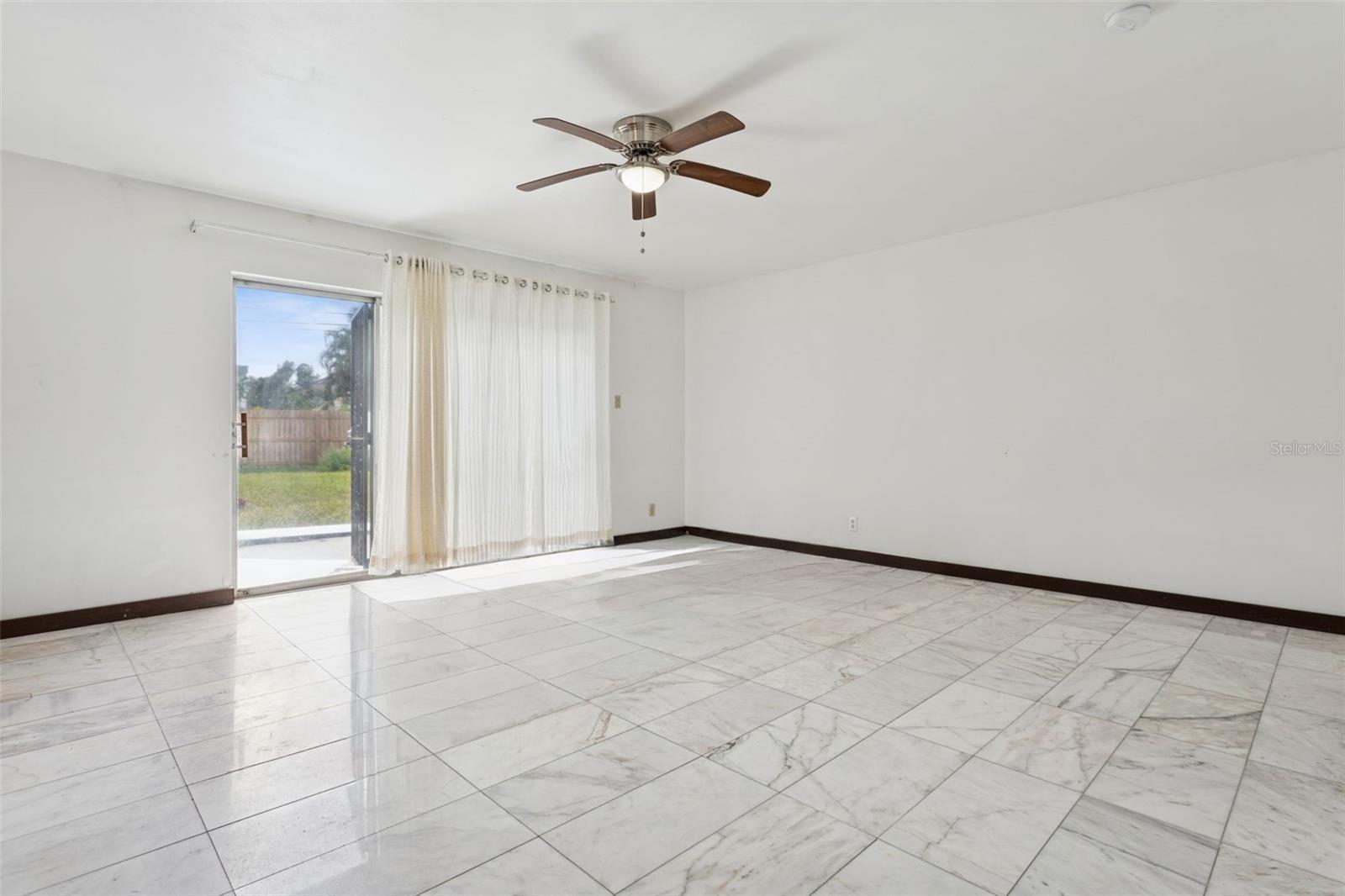 Image 4 of 28 For 420 Chippewa Avenue