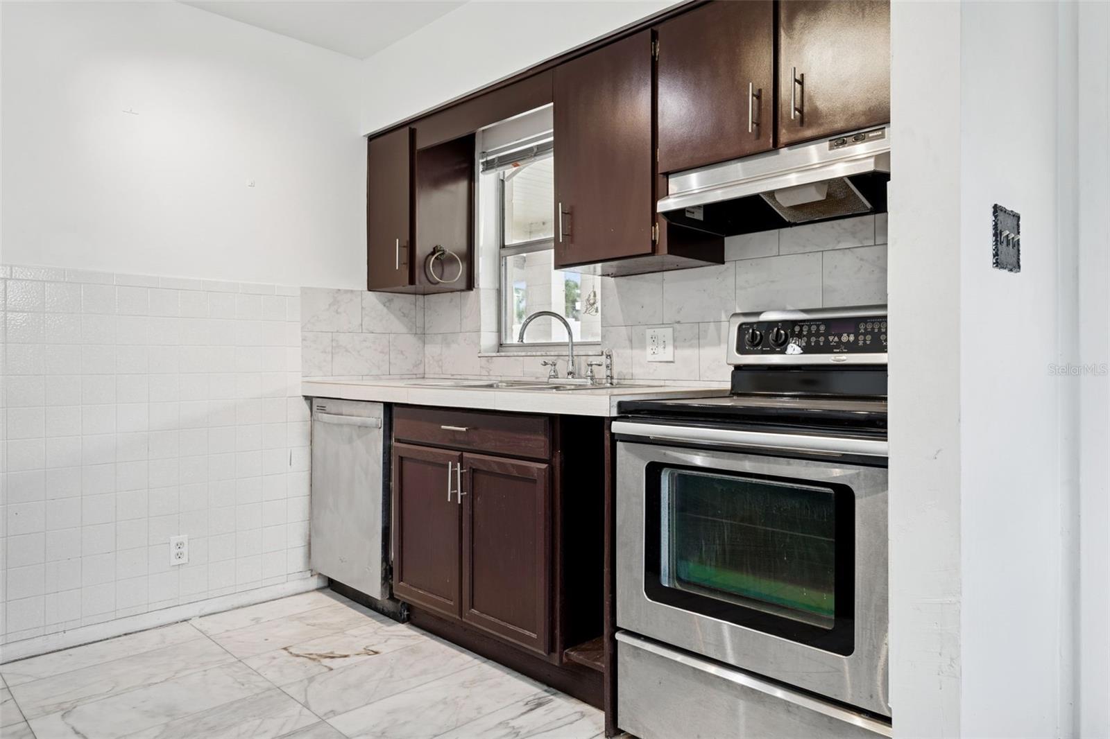 Image 9 of 28 For 420 Chippewa Avenue