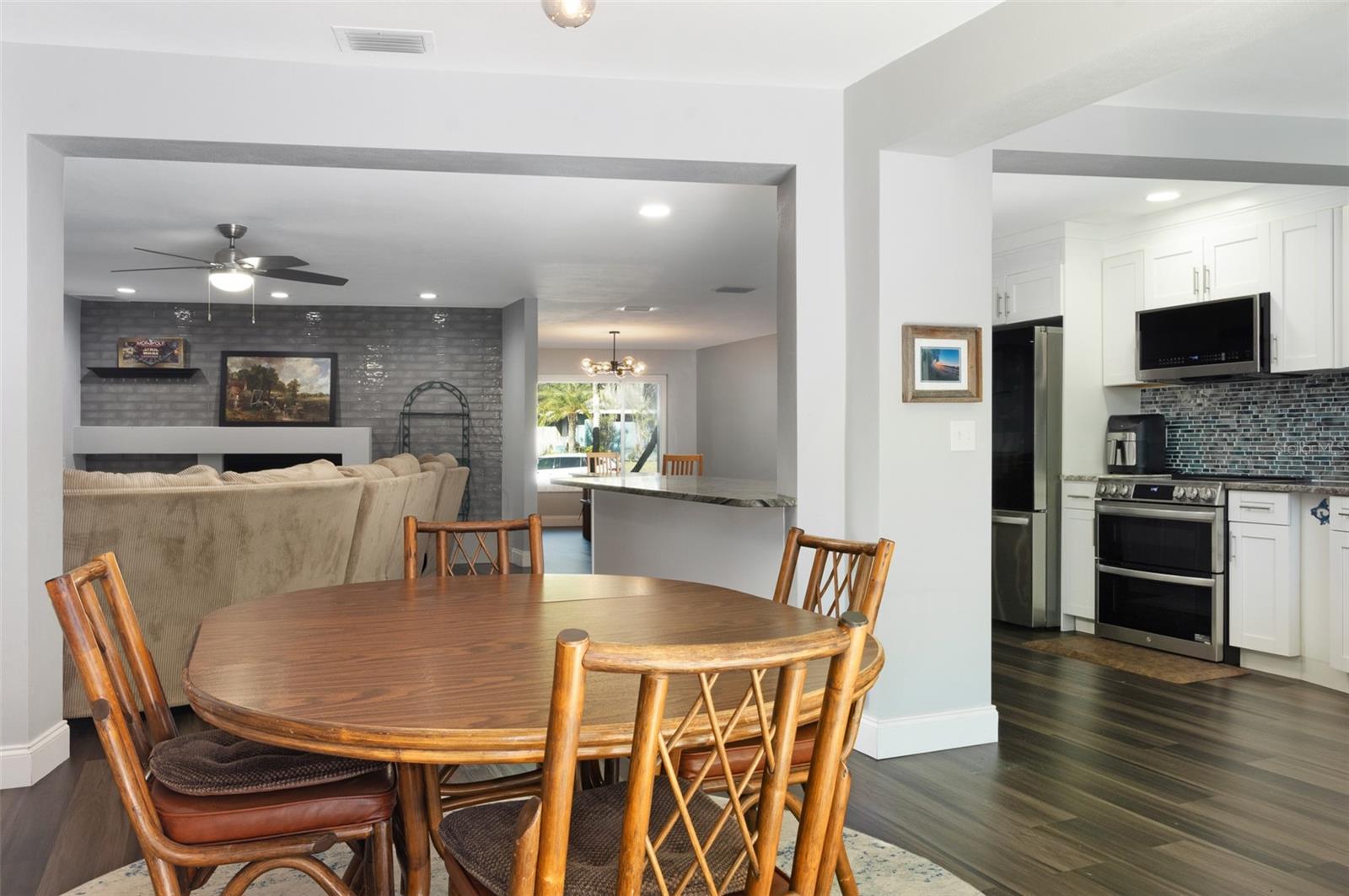 Image 18 of 41 For 1467 Ridge Top Way