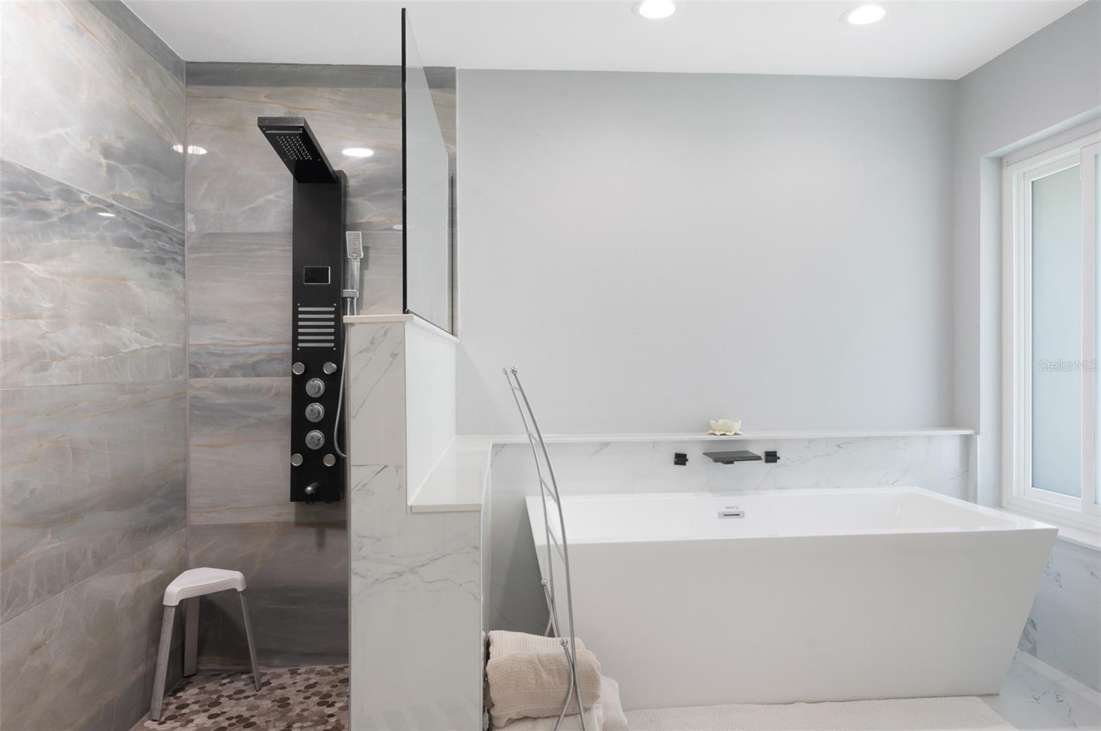 Image 24 of 41 For 1467 Ridge Top Way