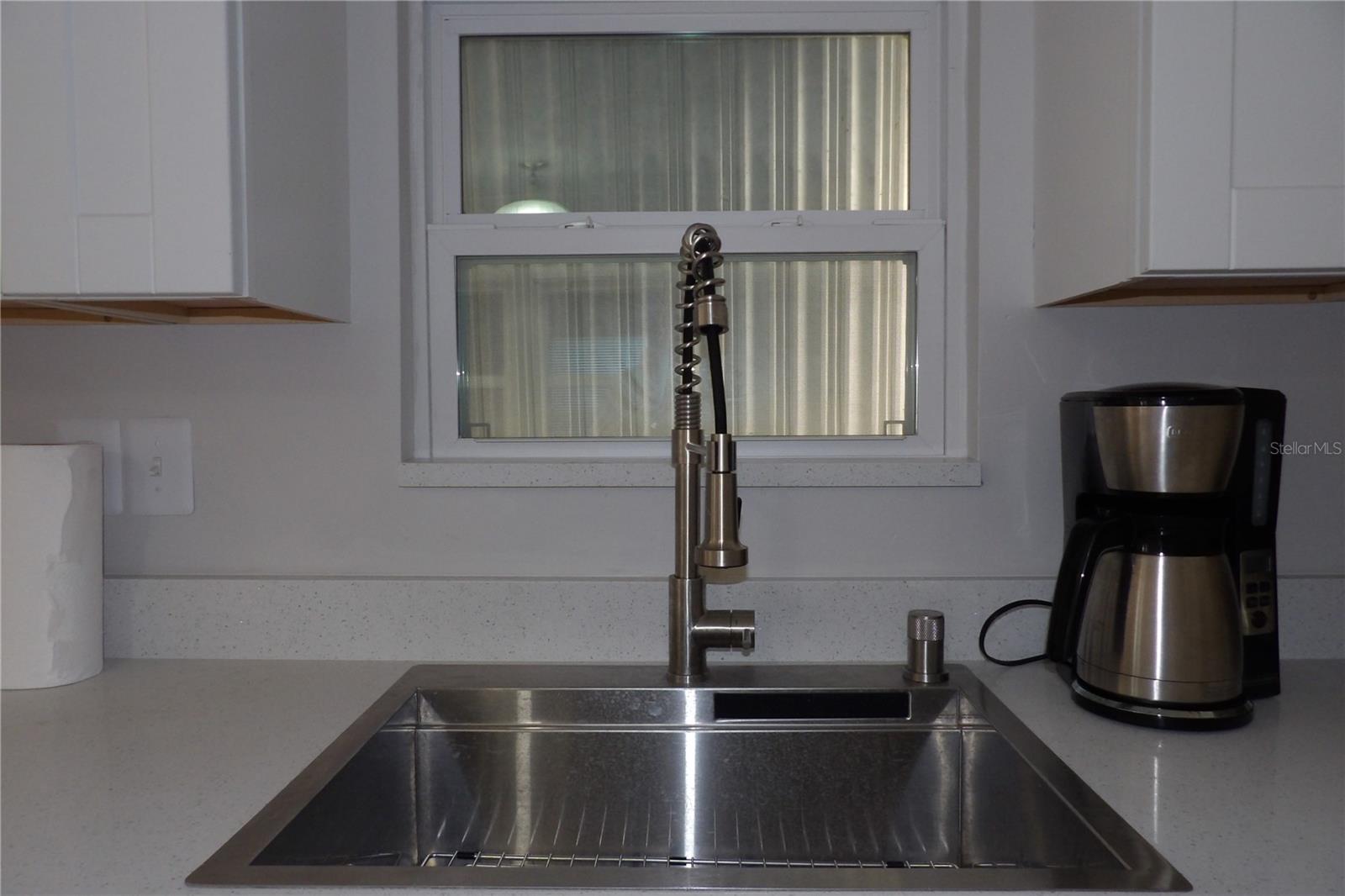 Listing photo id 8 for 6608 Roosevelt Drive