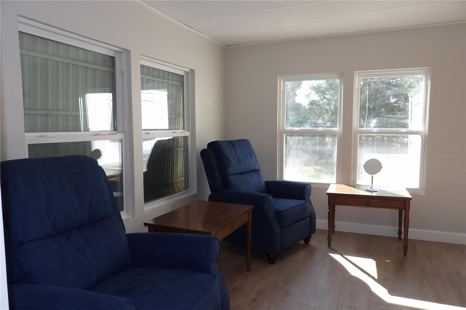 Listing photo id 2 for 6608 Roosevelt Drive