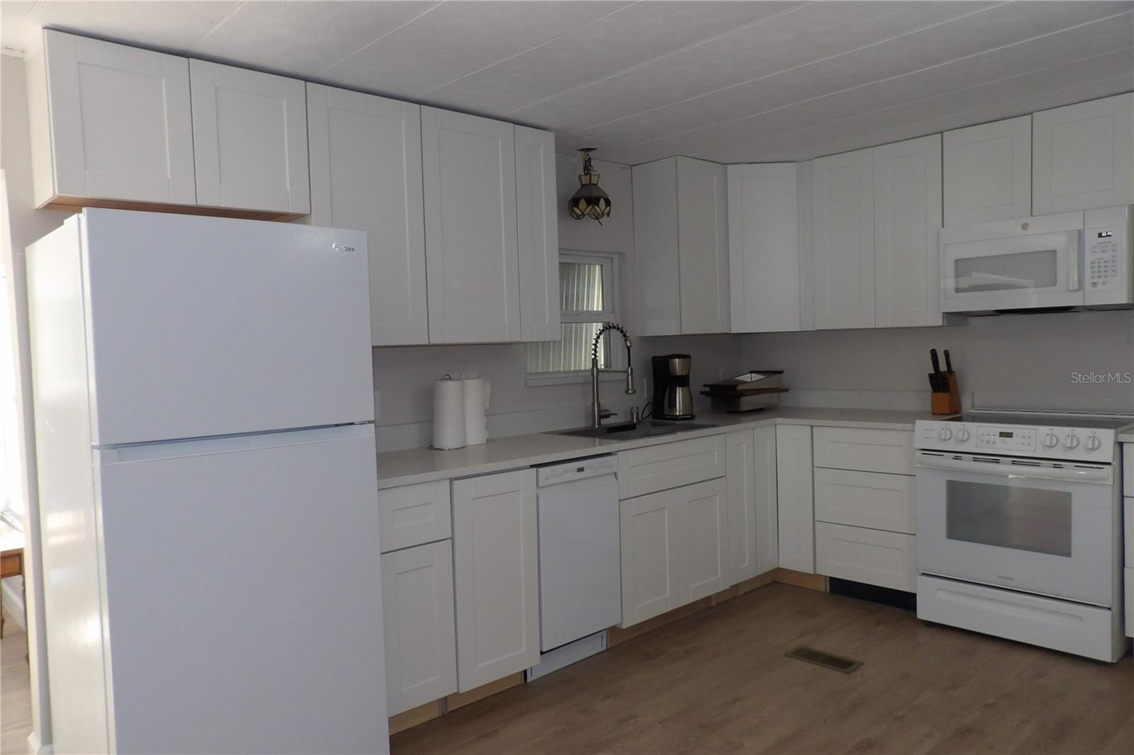 Listing photo id 6 for 6608 Roosevelt Drive