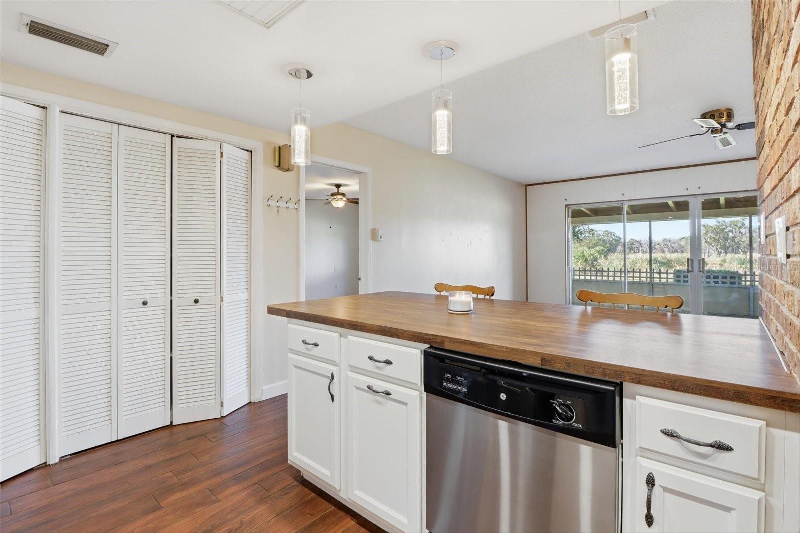 Image 19 of 52 For 870 Country Club Drive