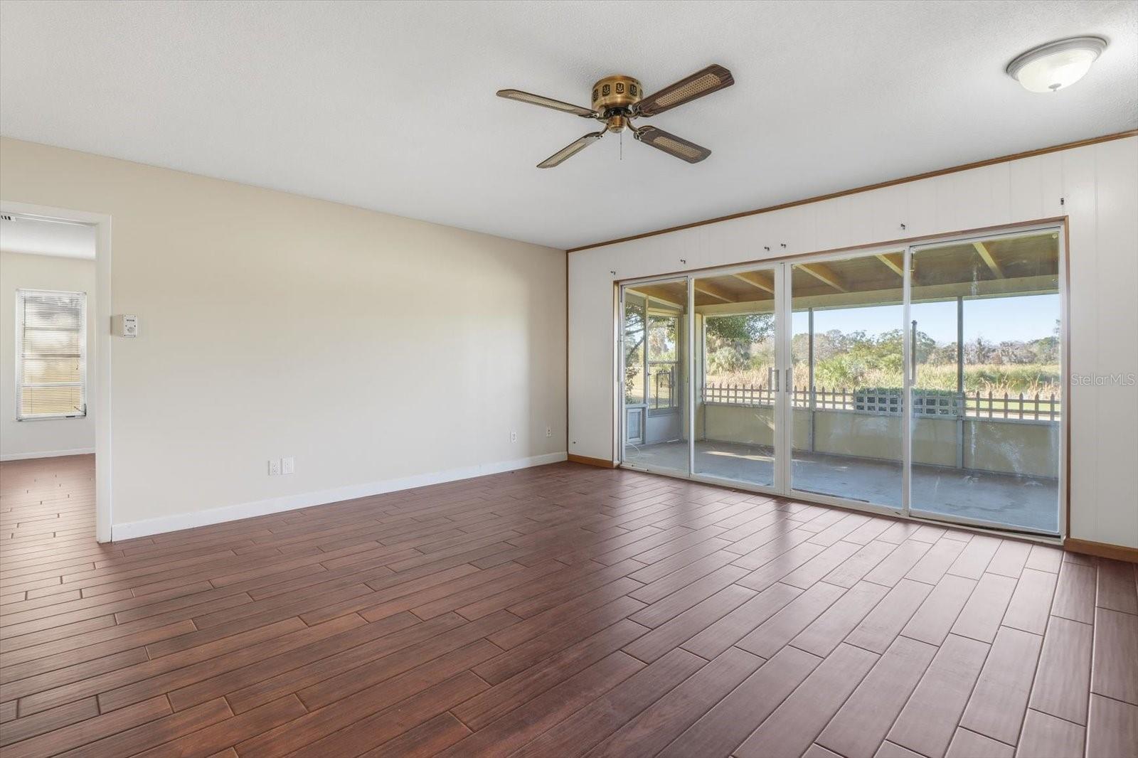 Image 20 of 52 For 870 Country Club Drive