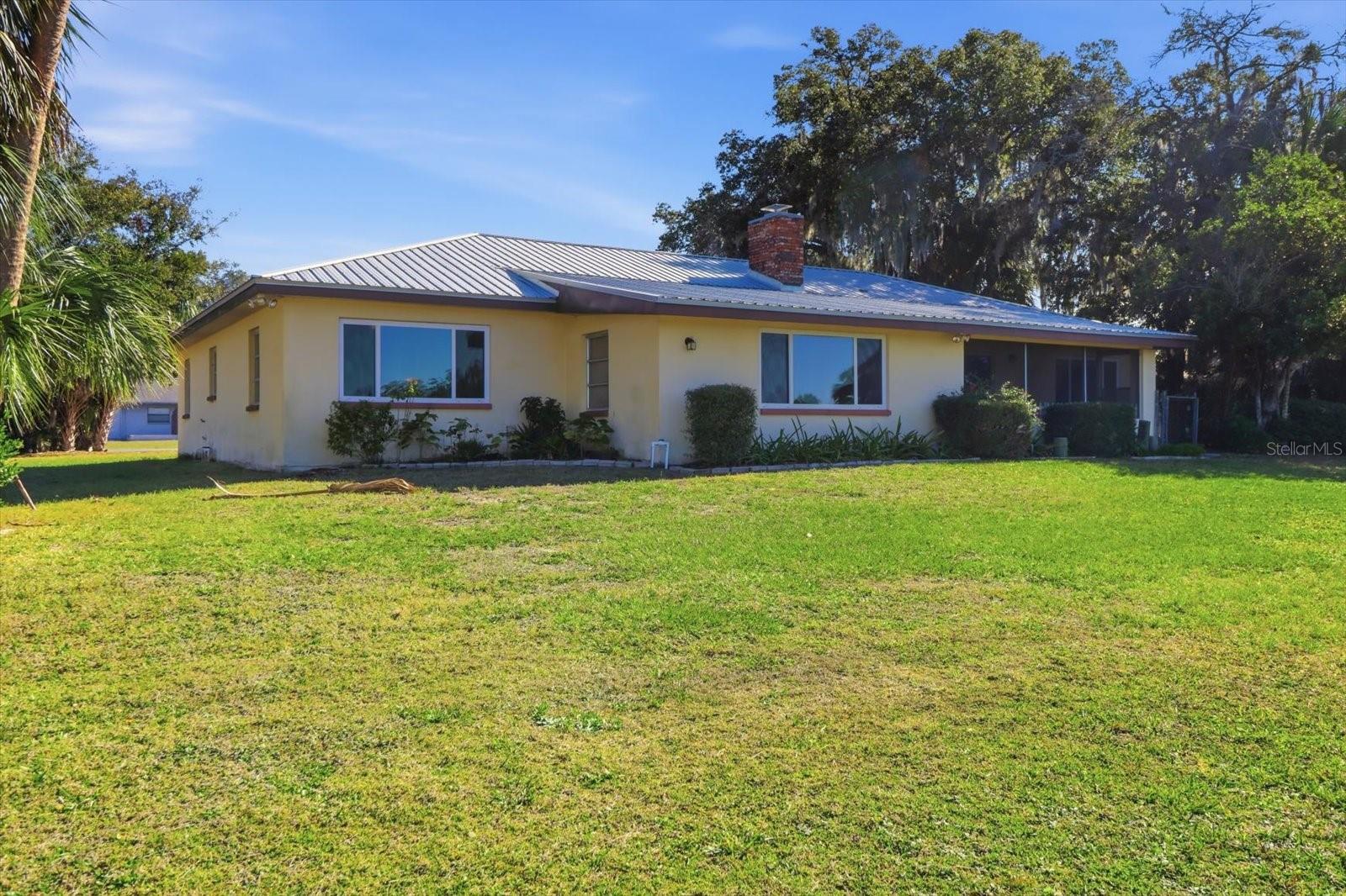 Image 39 of 52 For 870 Country Club Drive