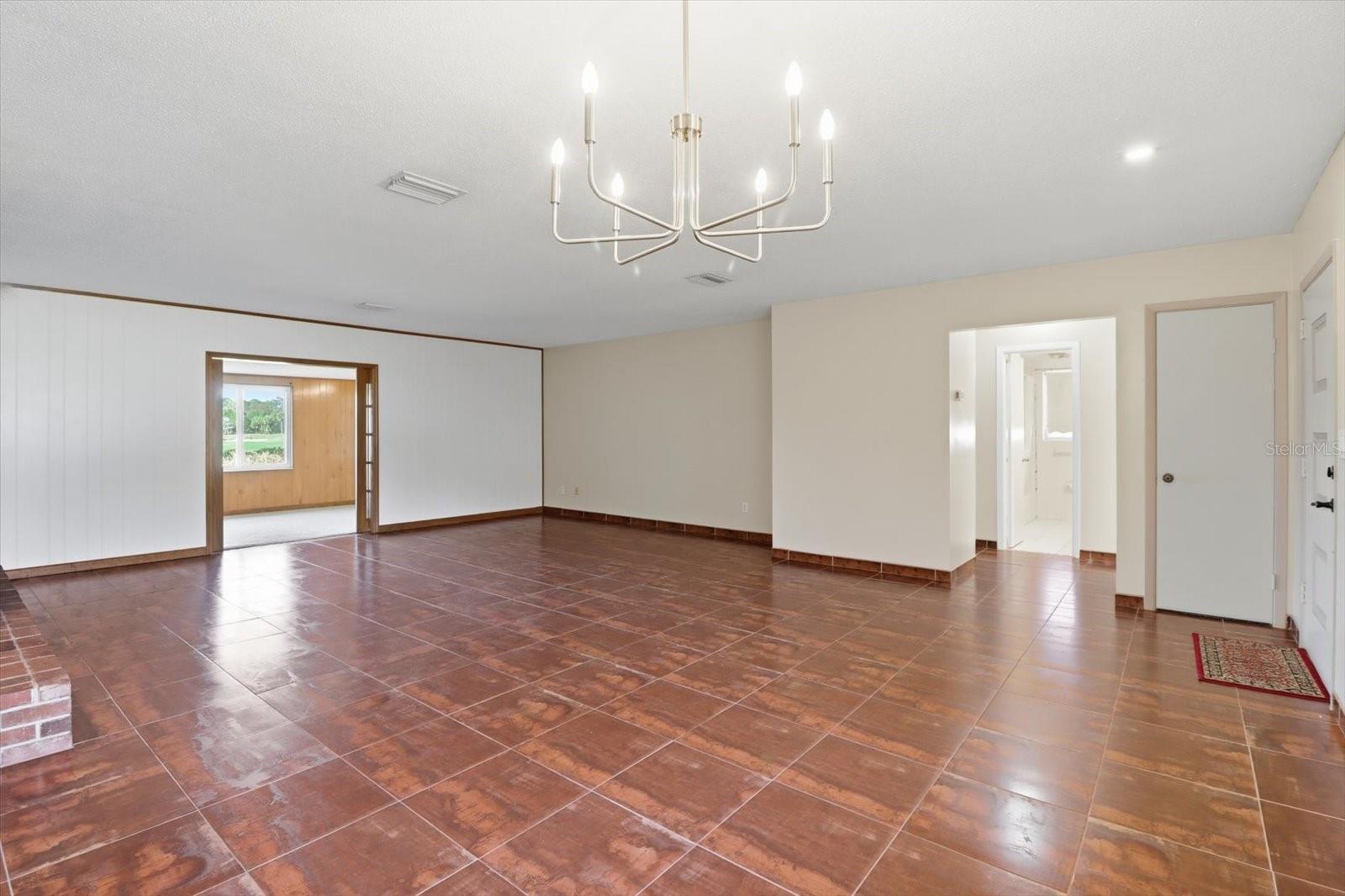 Image 8 of 52 For 870 Country Club Drive