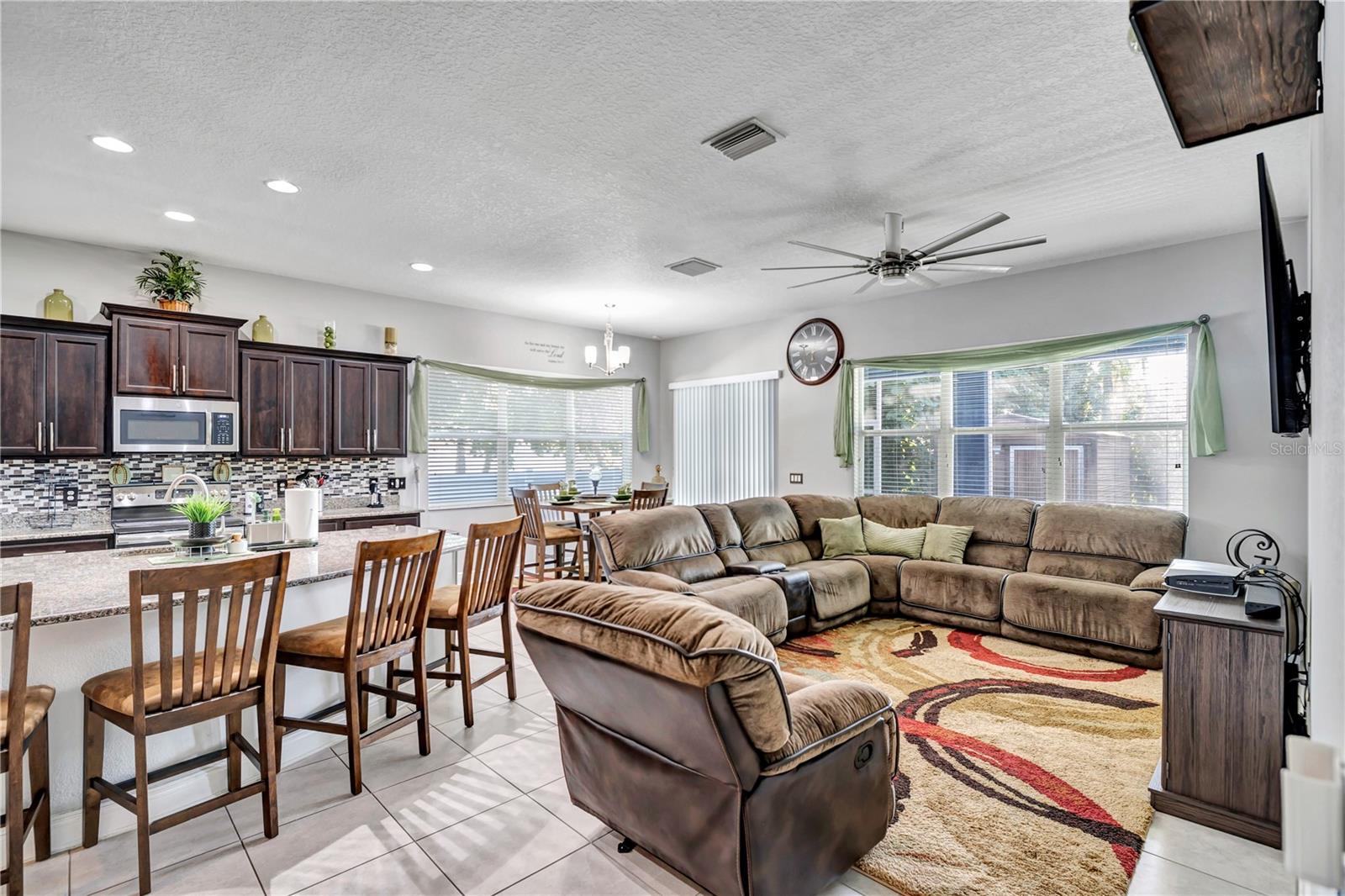 Image 11 of 51 For 2806 Saint Isabel Street