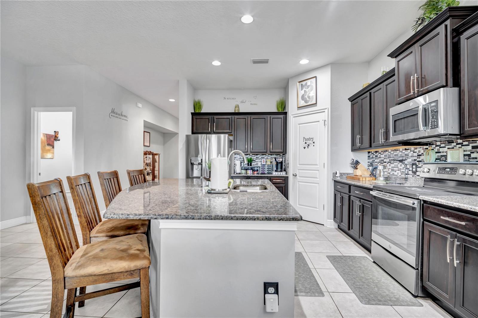 Image 18 of 51 For 2806 Saint Isabel Street