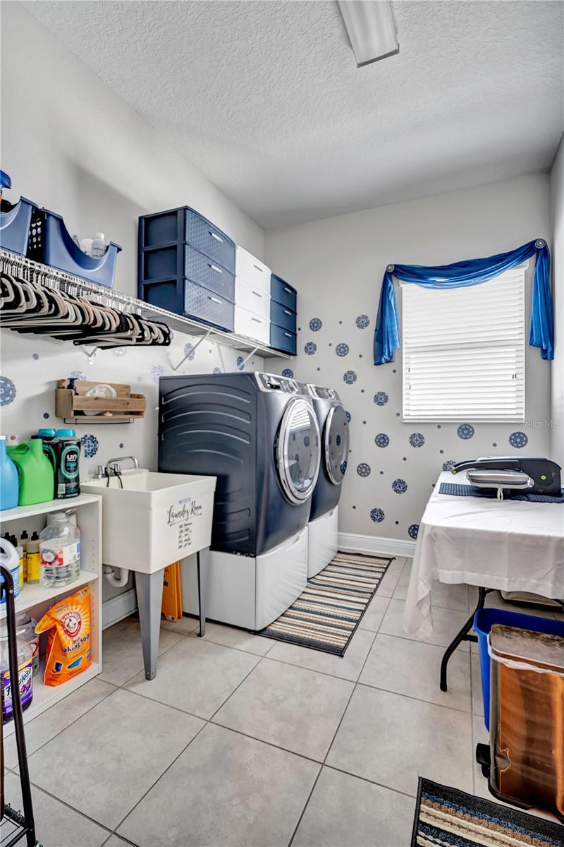 Image 42 of 51 For 2806 Saint Isabel Street