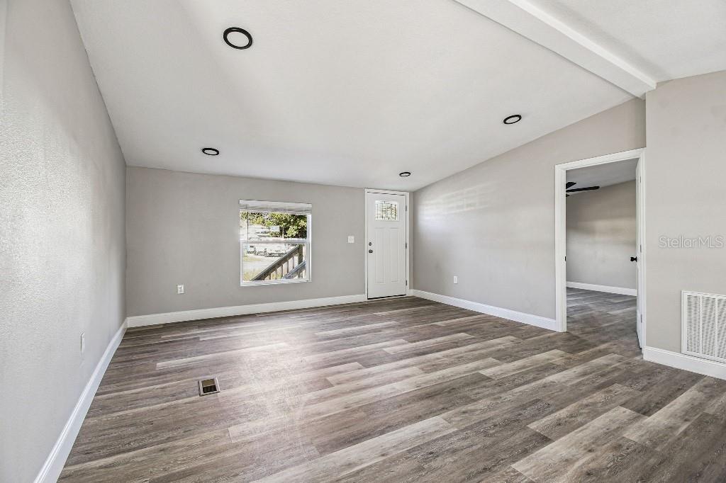 Image 19 of 60 For 7019 50th Avenue S