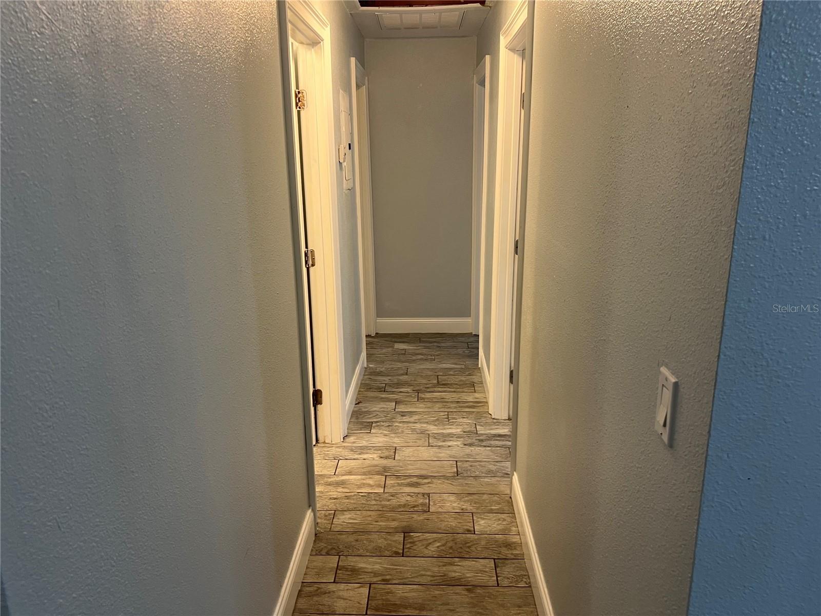 Image 6 of 8 For 920 Maydell Drive A